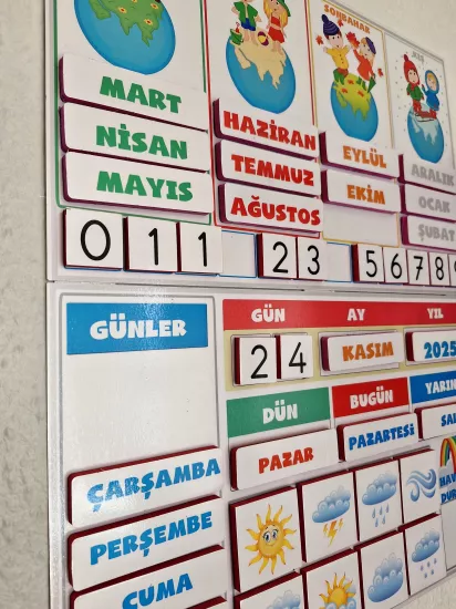 Gün, ay, yıl, mevsimler ve hava durumu gibi kavramları görsel ve uygulamalı olarak öğretir.
